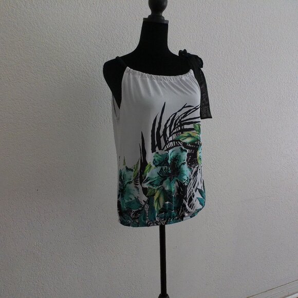 White & Green Floral cute Top, Size: Small - Picture 6 of 10
